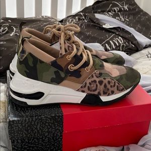 Steve Madden women’s cliff sneakers